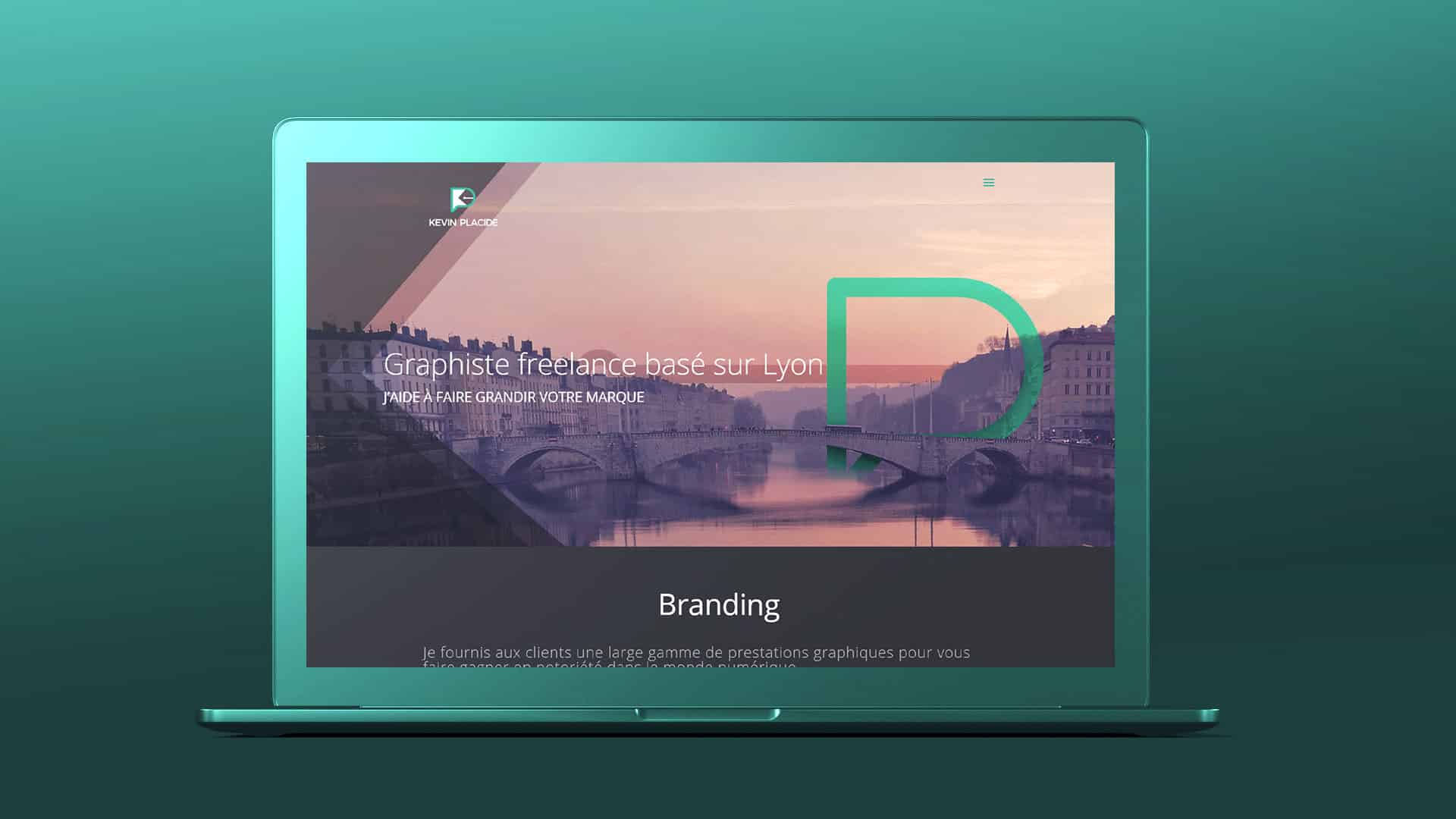 Site internet Kevin Placide sur ordinateur